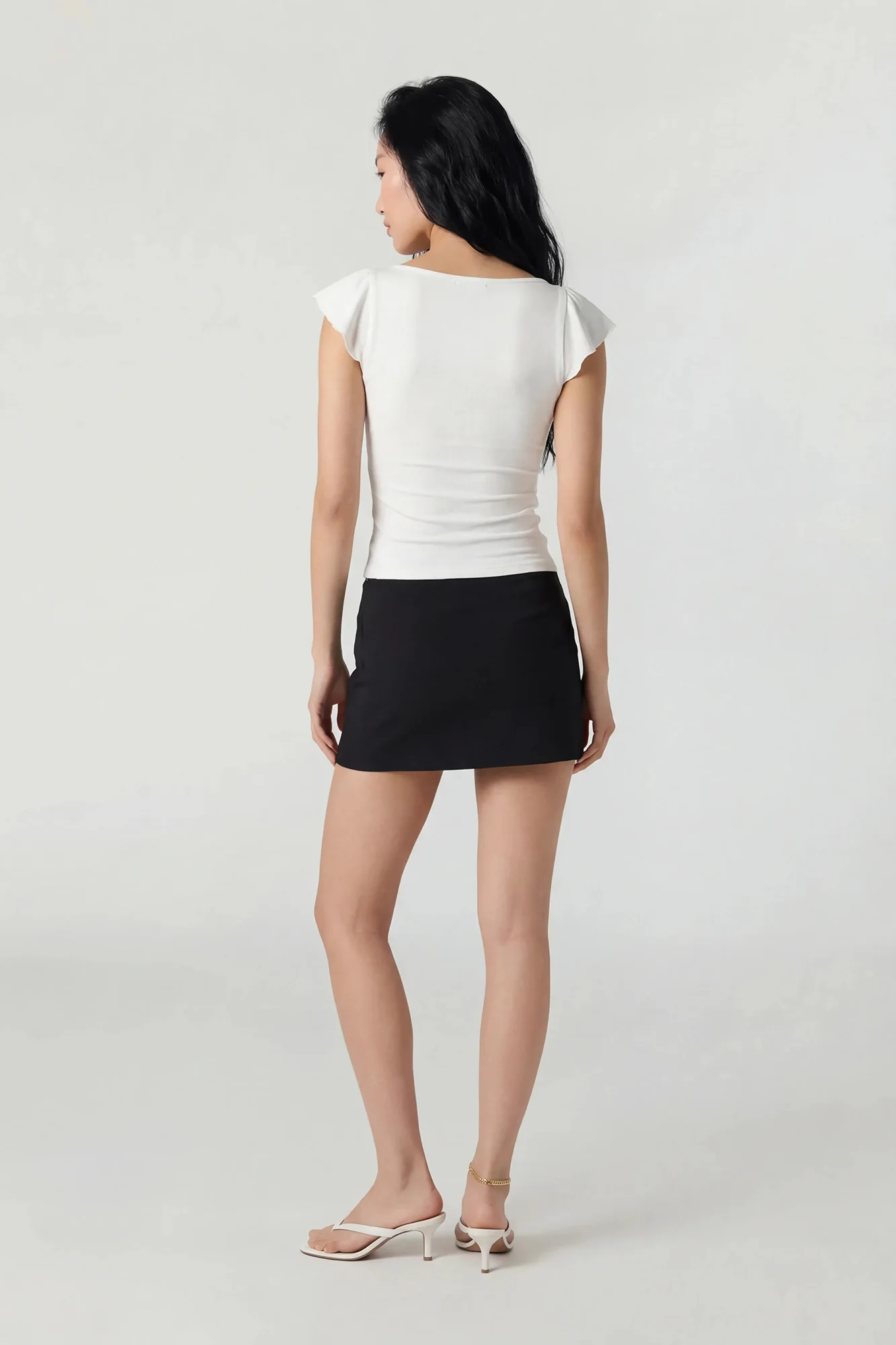 2260-v-neck-ruffle-tie-front-top-20.webp V-Neck Ruffle Tie Front Top
