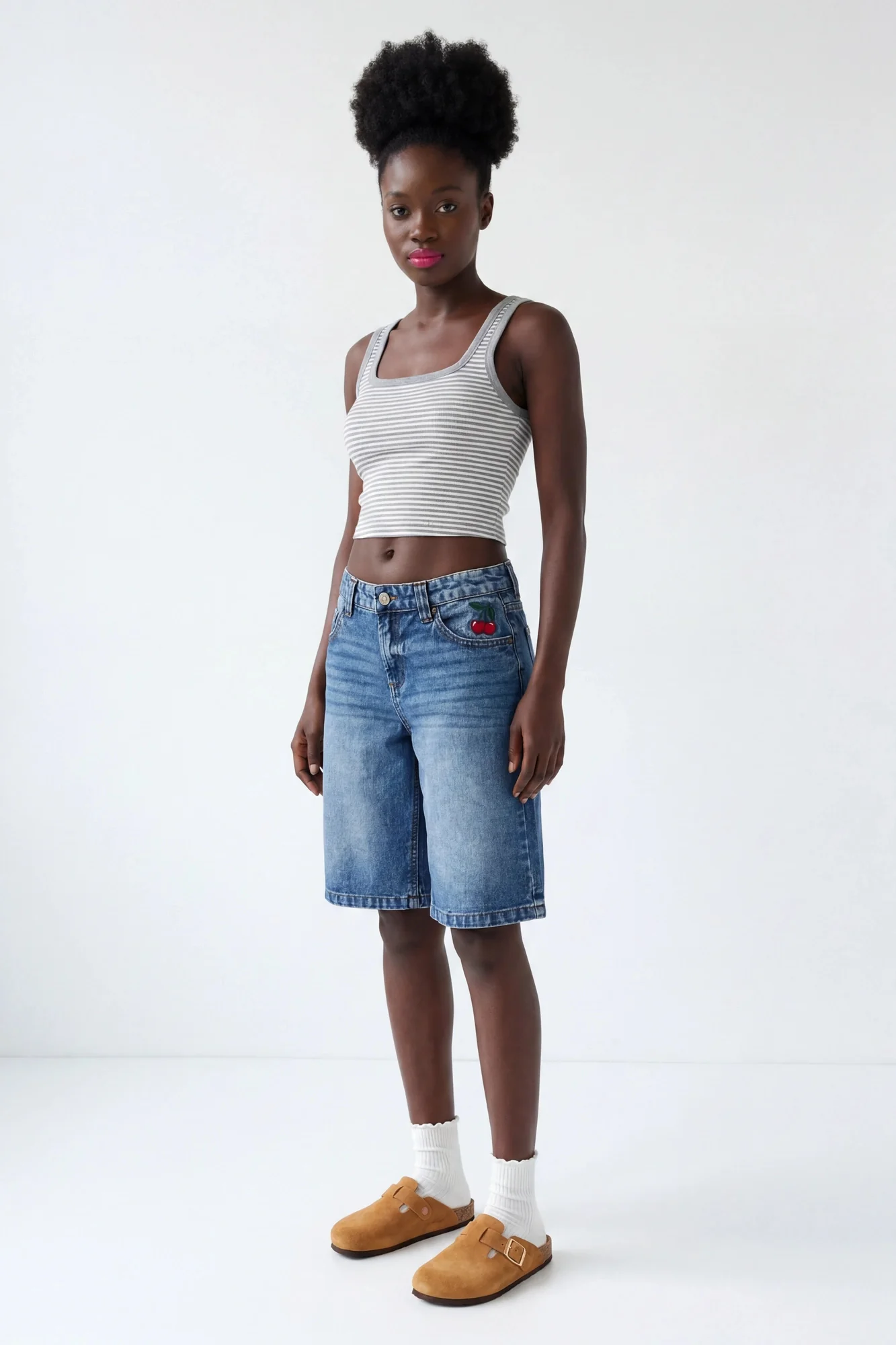 Brooklyn Low Rise Embroidered Baggy Denim Jort