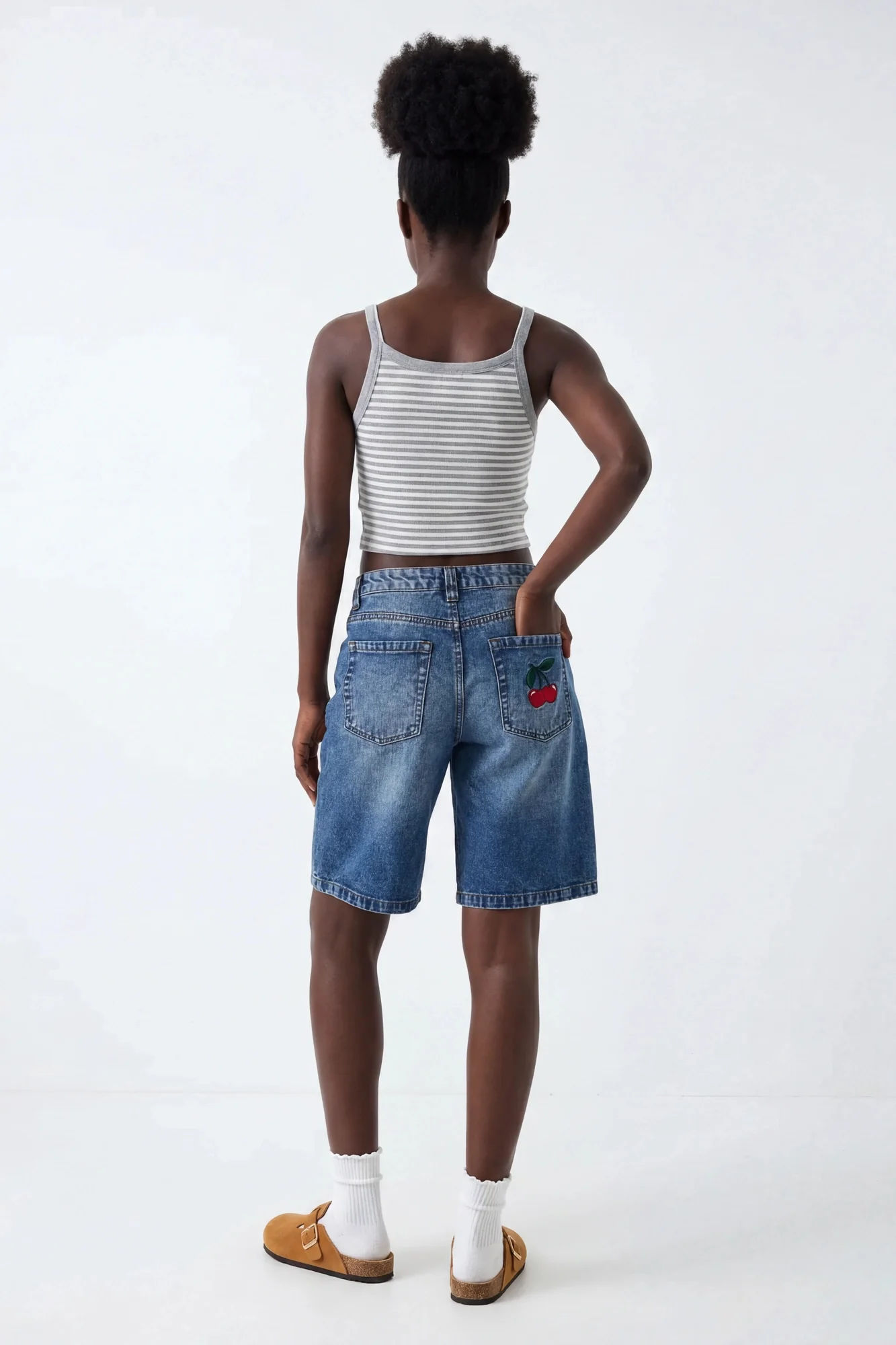 Brooklyn Low Rise Embroidered Baggy Denim Jort