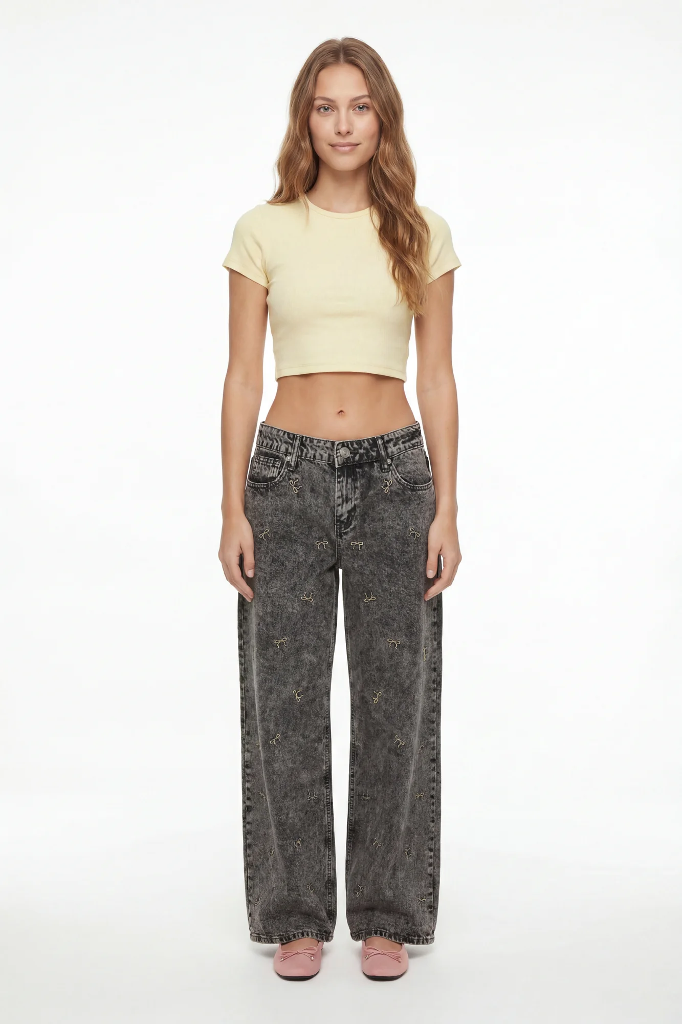 Low Rise Bow Embroidered Baggy Denim Jean