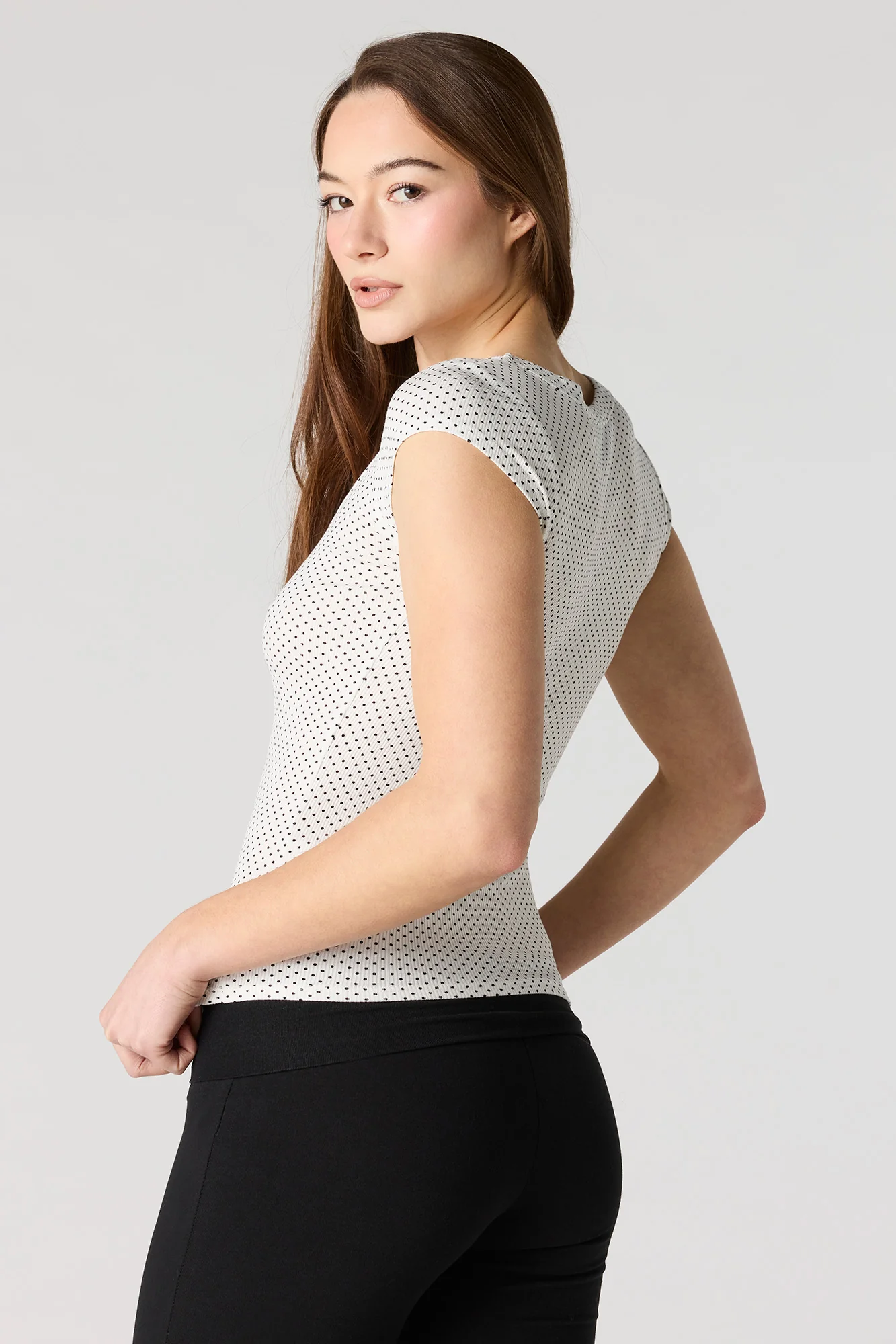 3666-ribbed-scoop-neck-t-shirt-11.webp Ribbed Scoop Neck T-Shirt