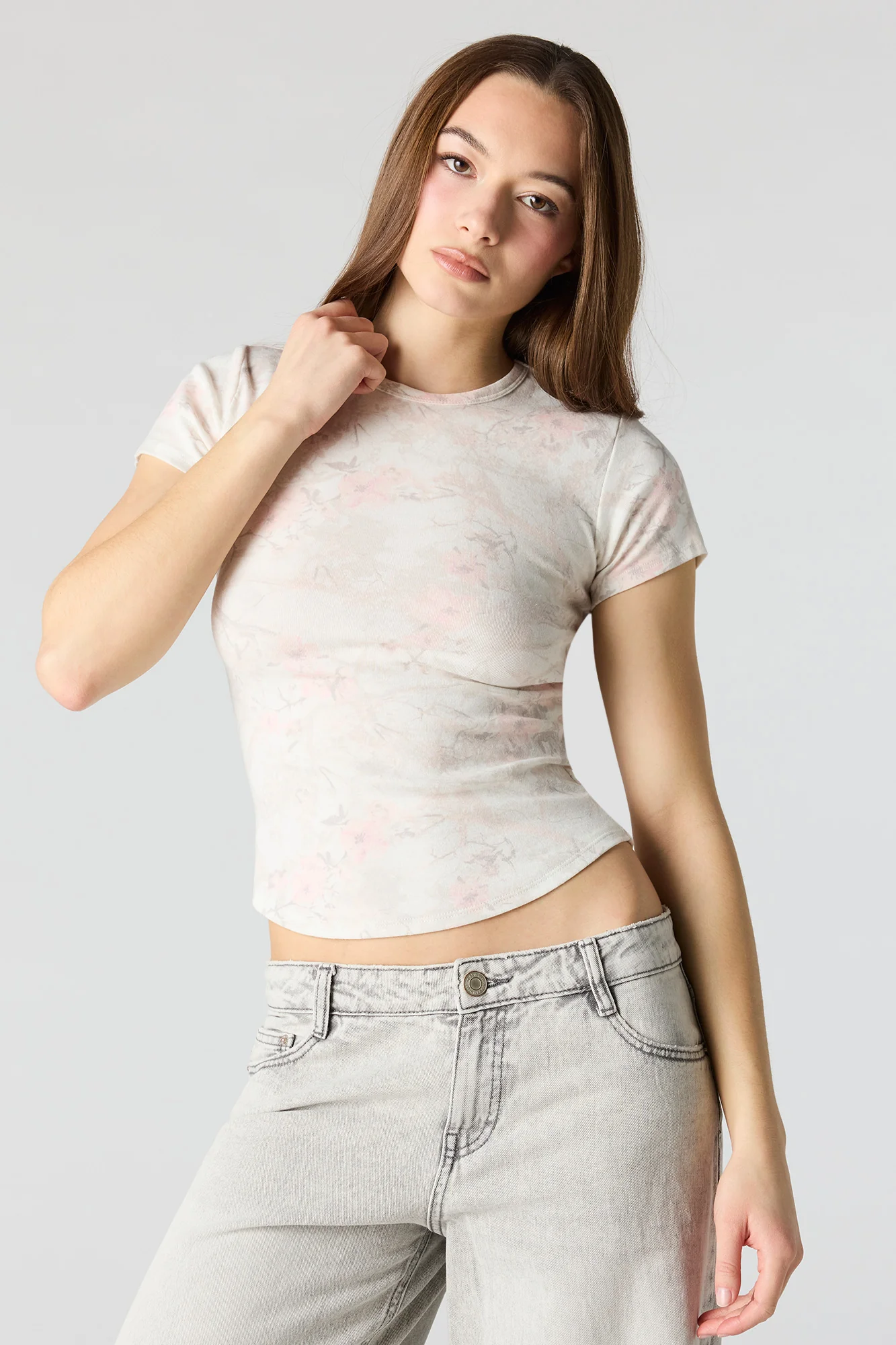 4112-curved-hem-t-shirt-19.webp Curved Hem T-Shirt
