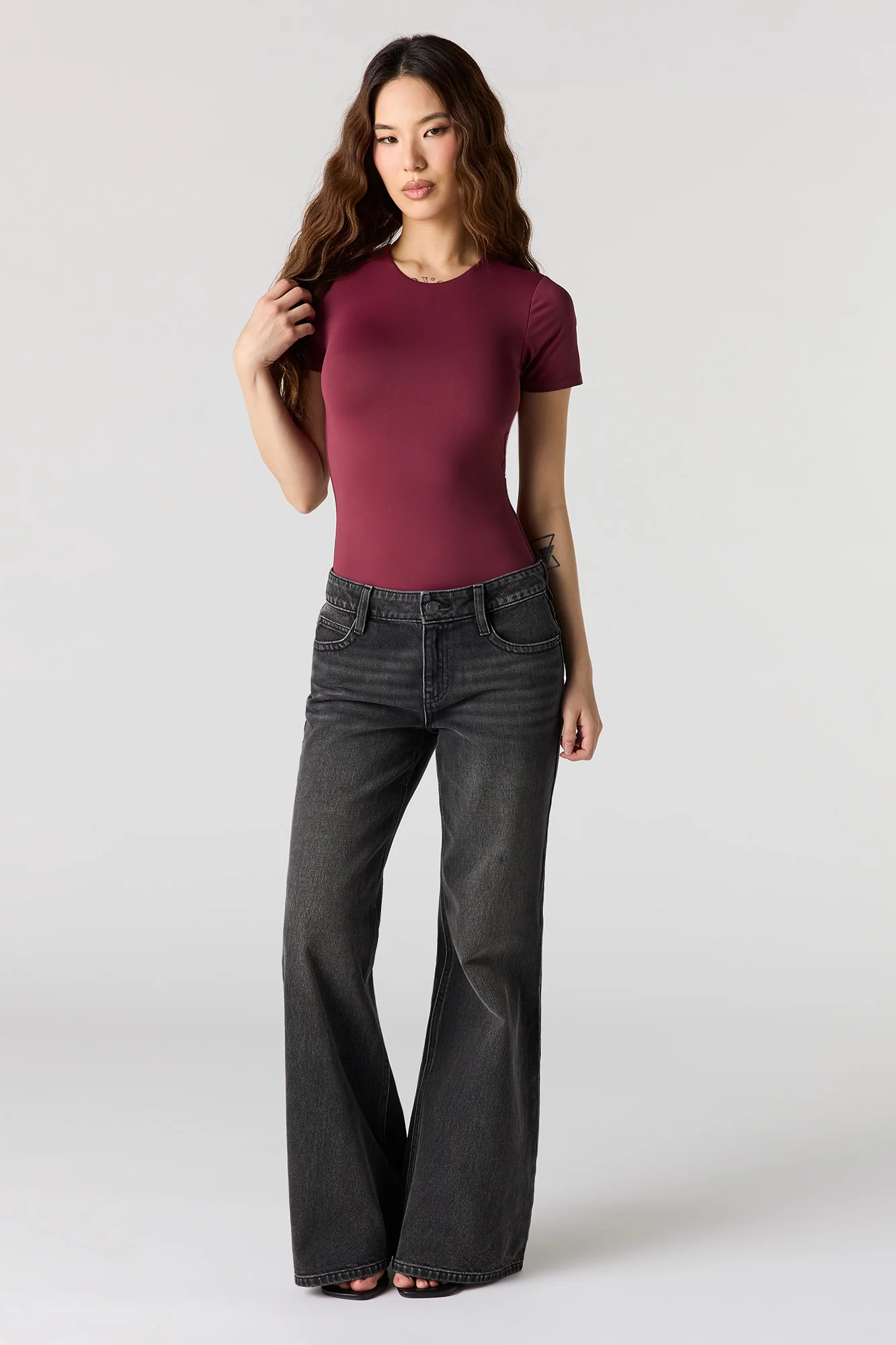 4204-contour-crewneck-short-sleeve-bodysuit-22.webp Contour Crewneck Short Sleeve Bodysuit