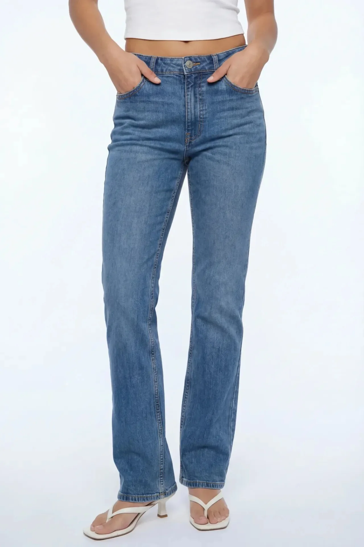 5252-low-rise-bootcut-vintage-medium-jean-2.webp Low Rise Bootcut Vintage Medium Jean