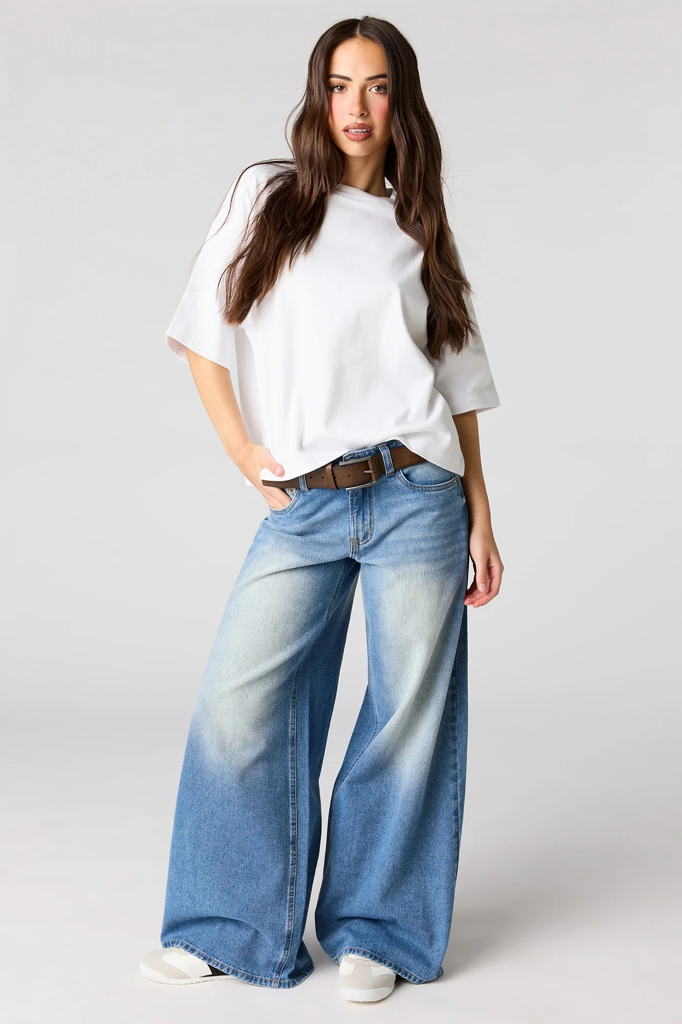5570-low-rise-ultra-wide-jean-10.webp Low Rise Ultra Wide Jean
