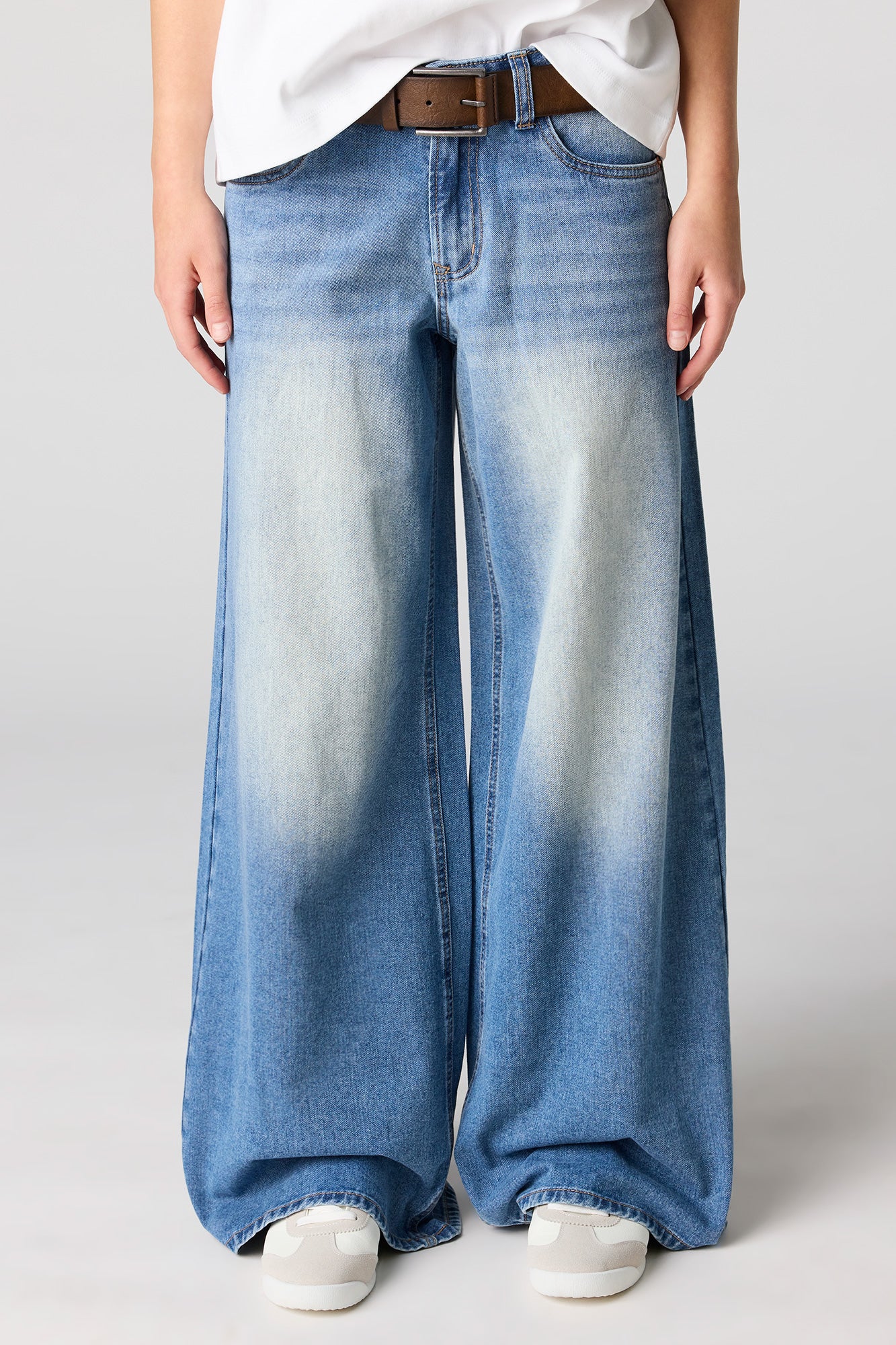 5570-low-rise-ultra-wide-jean-11.jpg Low Rise Ultra Wide Jean
