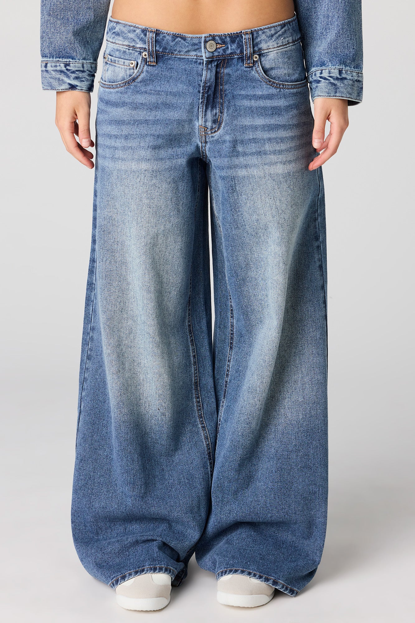 5570-low-rise-ultra-wide-jean-2.jpg Low Rise Ultra Wide Jean