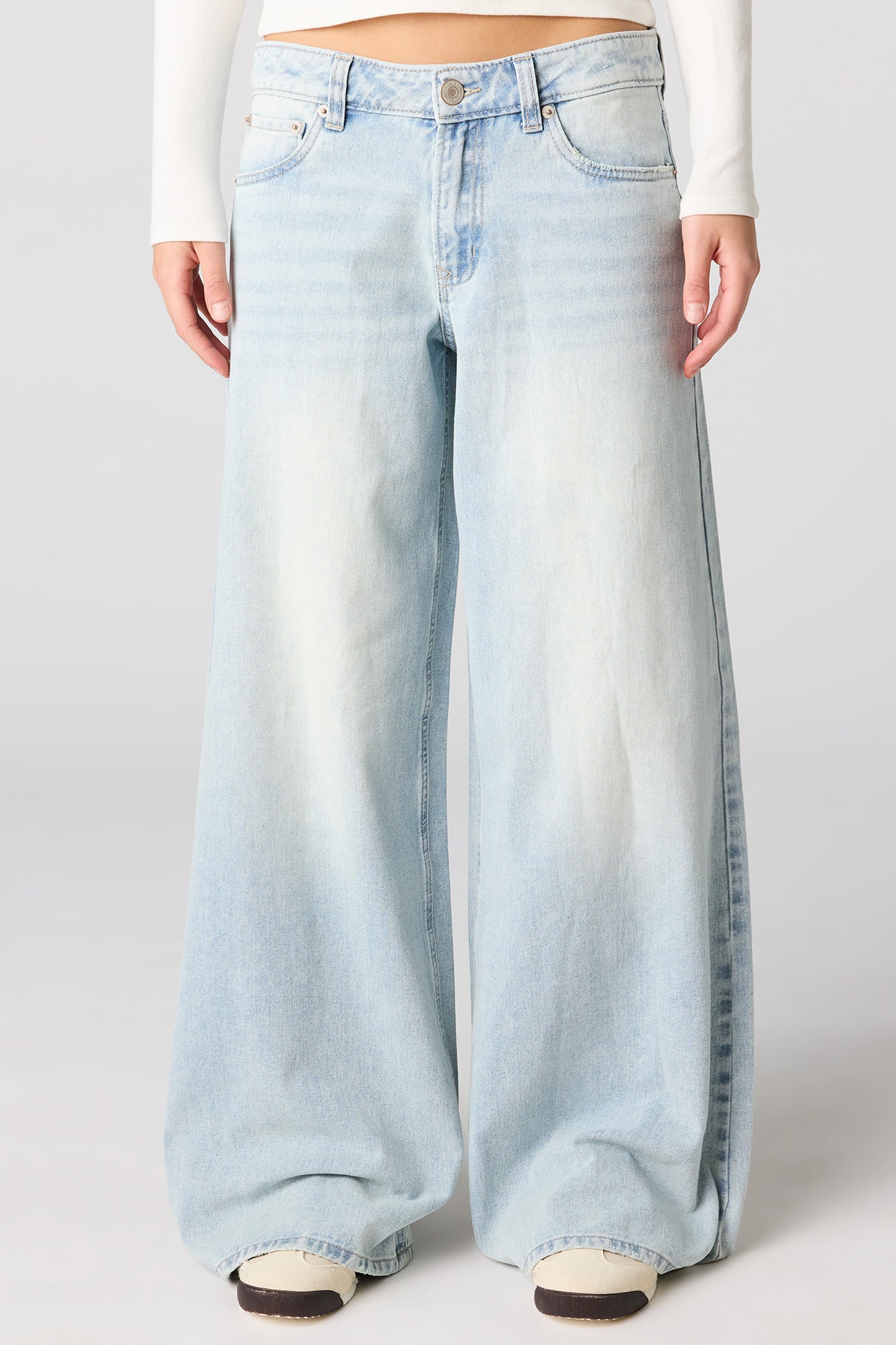 5570-low-rise-ultra-wide-jean-8.jpg Low Rise Ultra Wide Jean