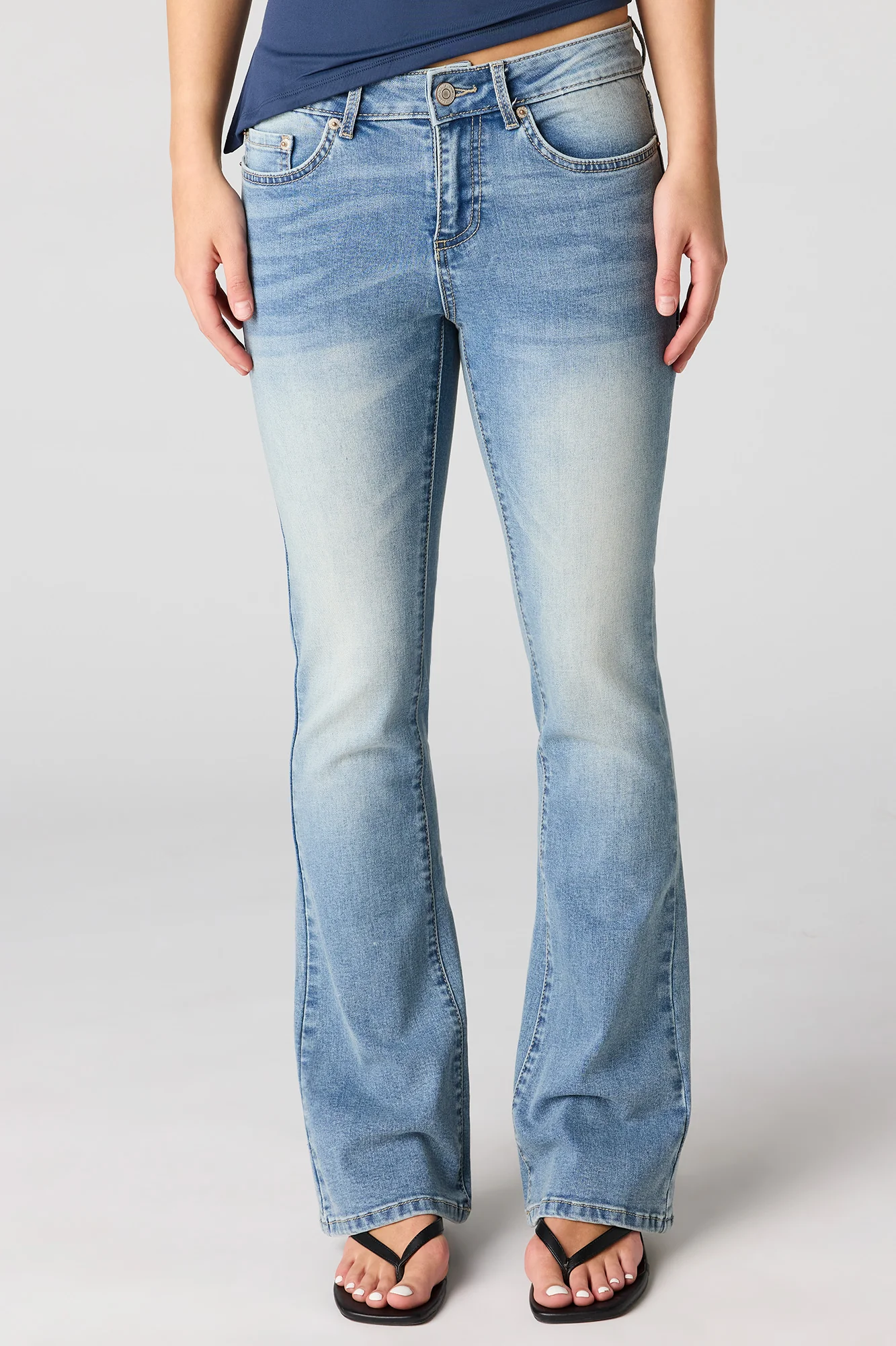 681-low-rise-push-up-flare-jean-8.webp Low Rise Push Up Flare Jean