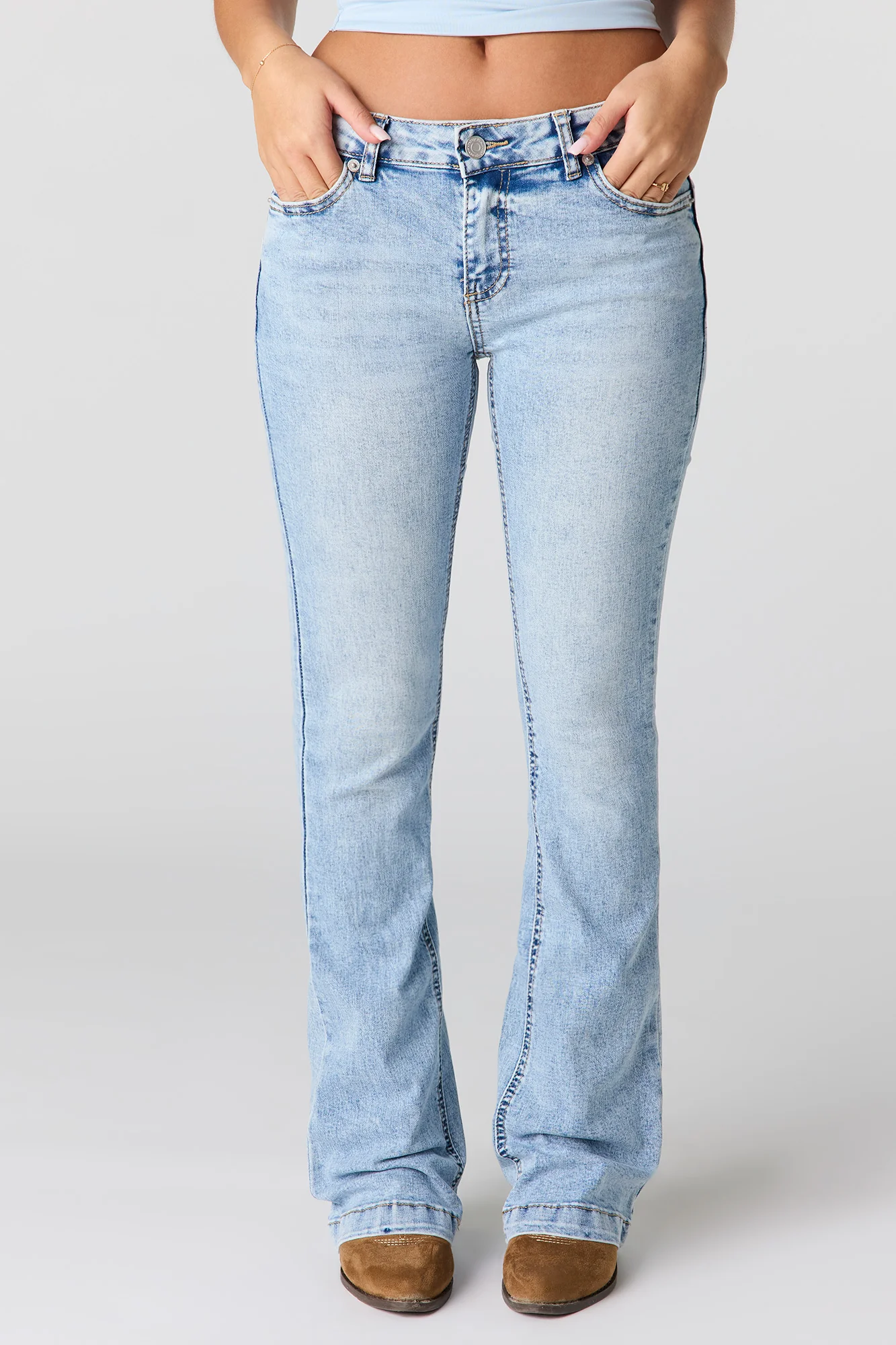 6834-stretch-low-rise-embroidered-pocket-flare-jean-2.webp Stretch Low Rise Embroidered Pocket Flare Jean