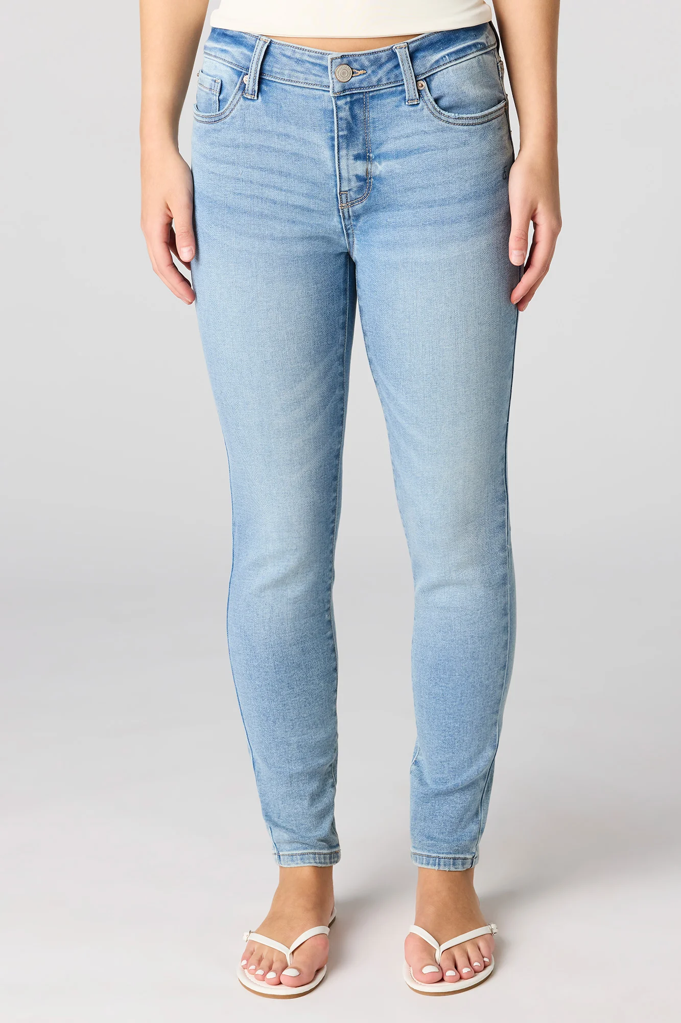 780-low-rise-light-jean-2.webp Low Rise Light Jean