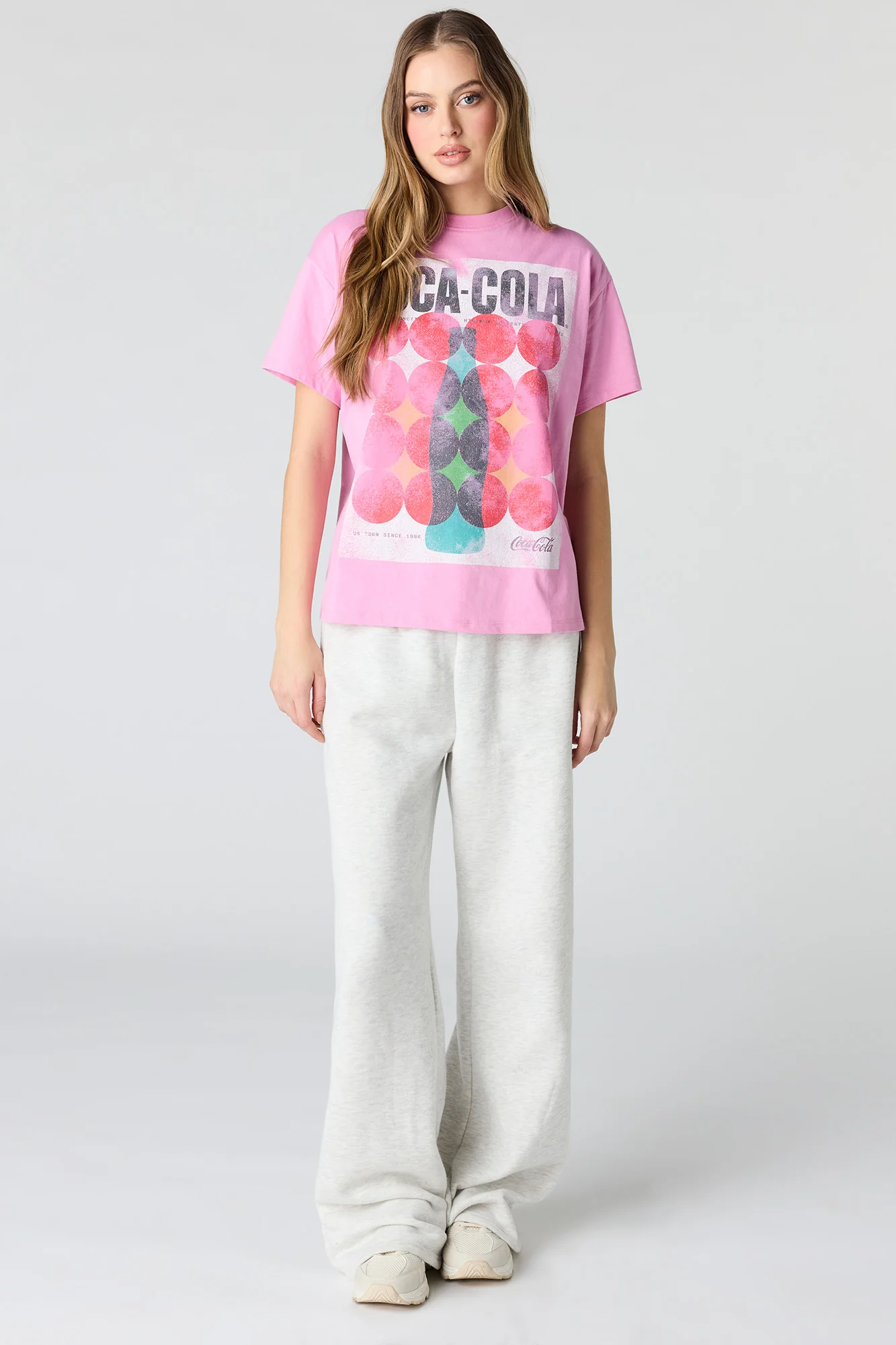8435-coca-cola-graphic-boyfriend-t-shirt-3.webp Coca-Cola Graphic Boyfriend T-Shirt