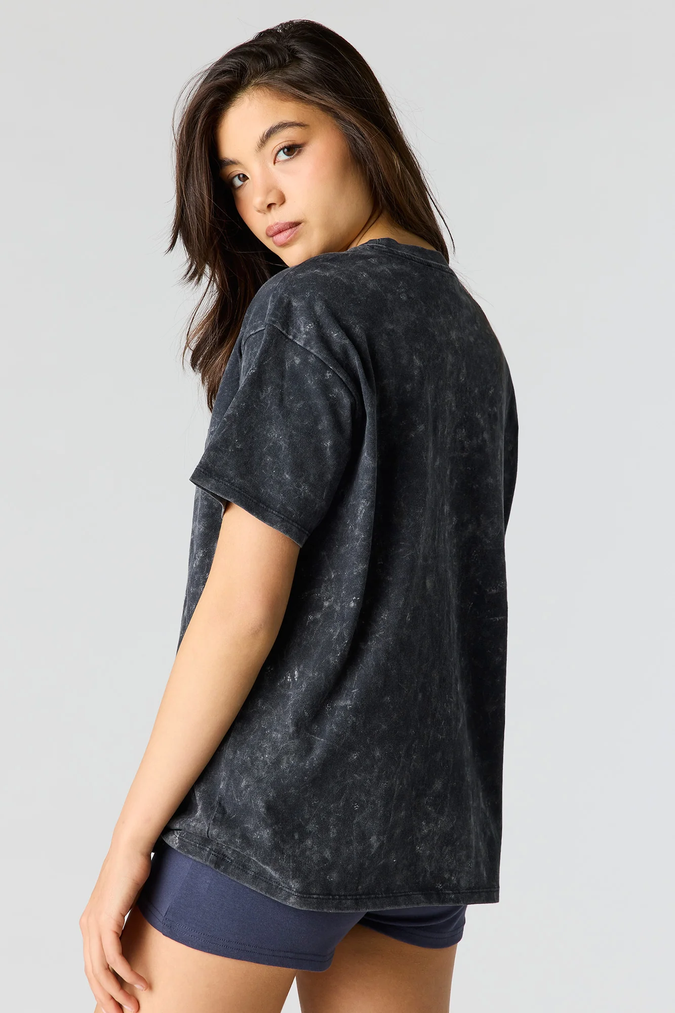 8451-rhinestone-graphic-washed-boyfriend-t-shirt-5.webp Rhinestone Graphic Washed Boyfriend T-Shirt