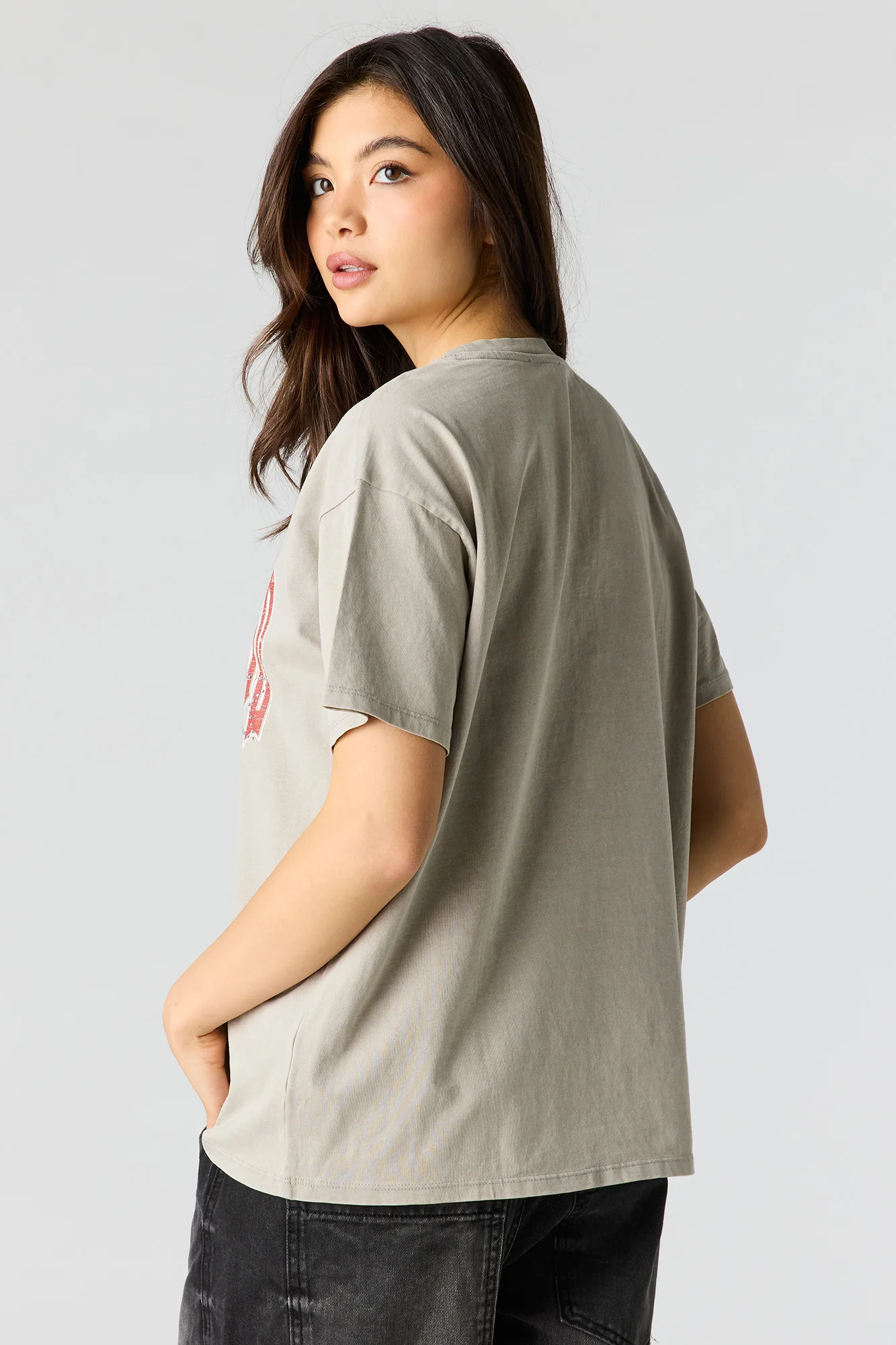 8451-rhinestone-graphic-washed-boyfriend-t-shirt-8.webp Rhinestone Graphic Washed Boyfriend T-Shirt