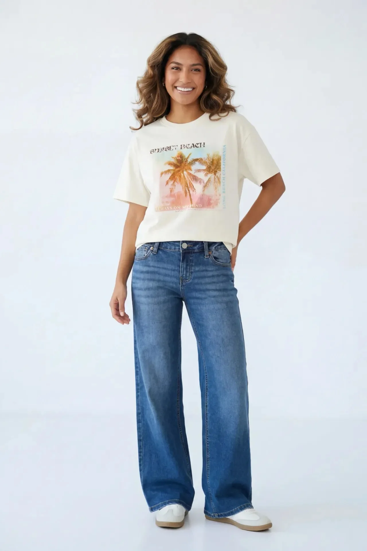 8526-graphic-boyfriend-t-shirt-1.webp Graphic Boyfriend T-Shirt