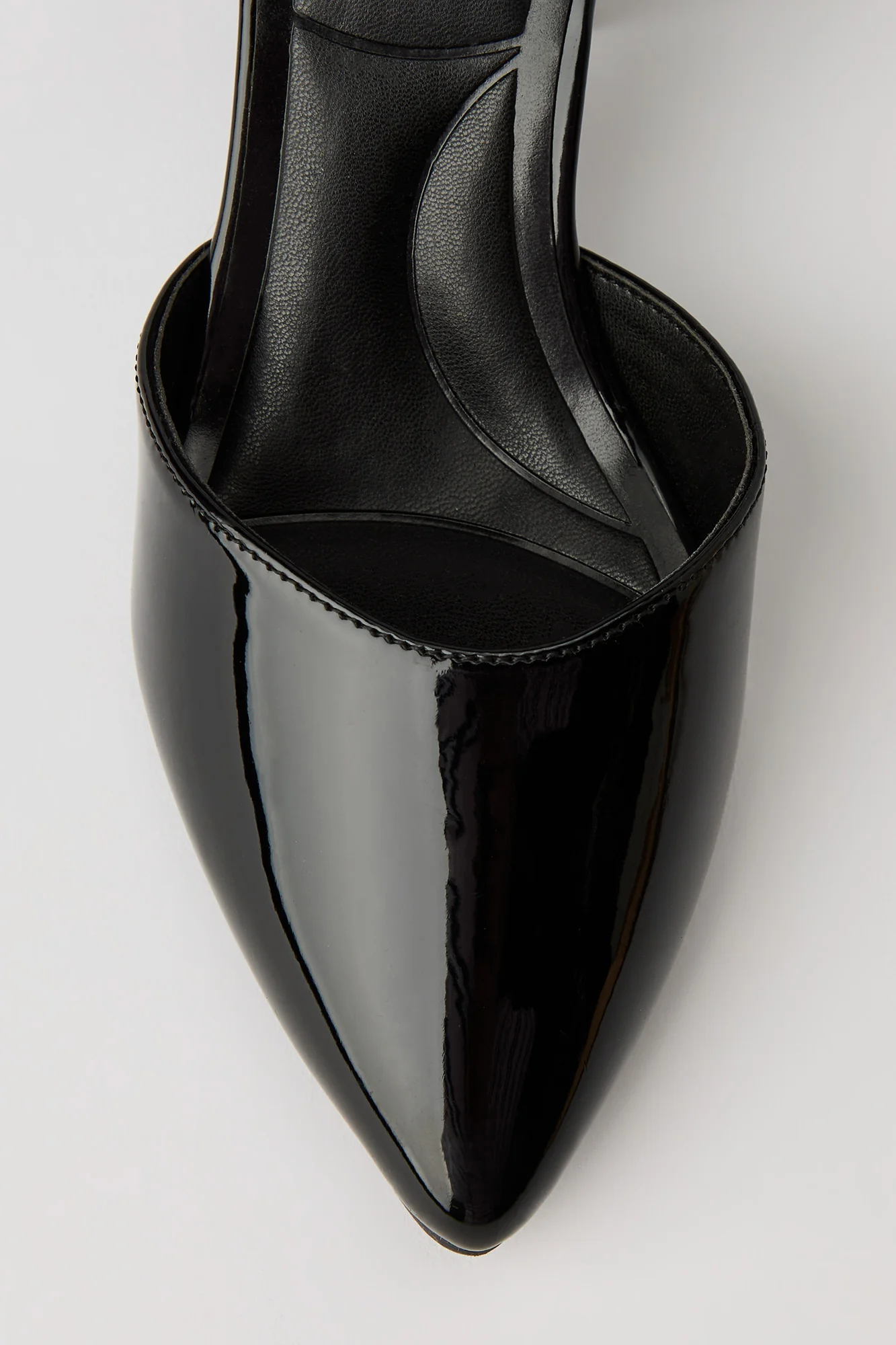 8766-pointed-toe-ankle-band-block-heeled-sandal-7.webp Pointed Toe Ankle Band Block Heeled Sandal