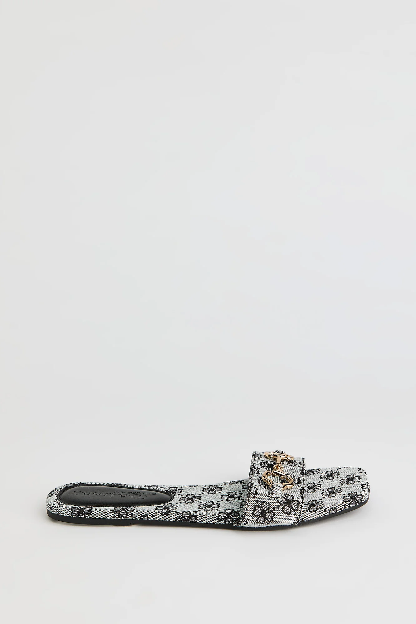 Status Print Sandal